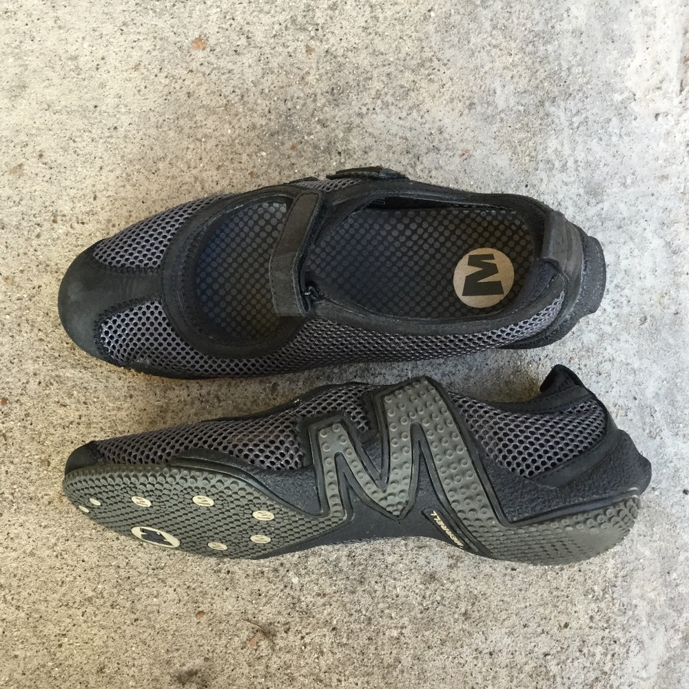 Merrell Relay Tour Black Mary Janes 7 US 37.5 EUR
